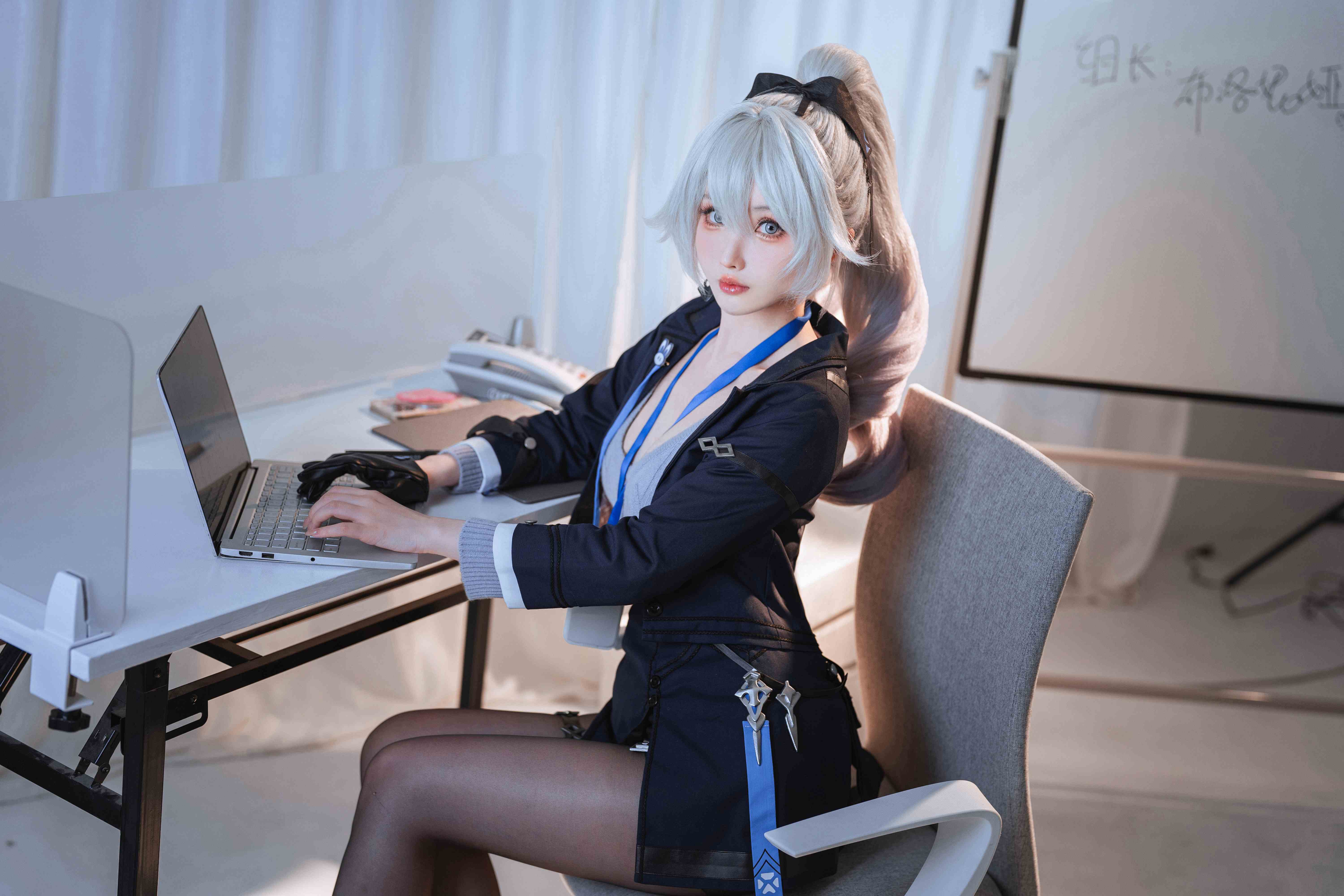 Rioko--cosplay-Bronya-Zaychik-OL---Honkai-Impact-3-16jpg.jpg