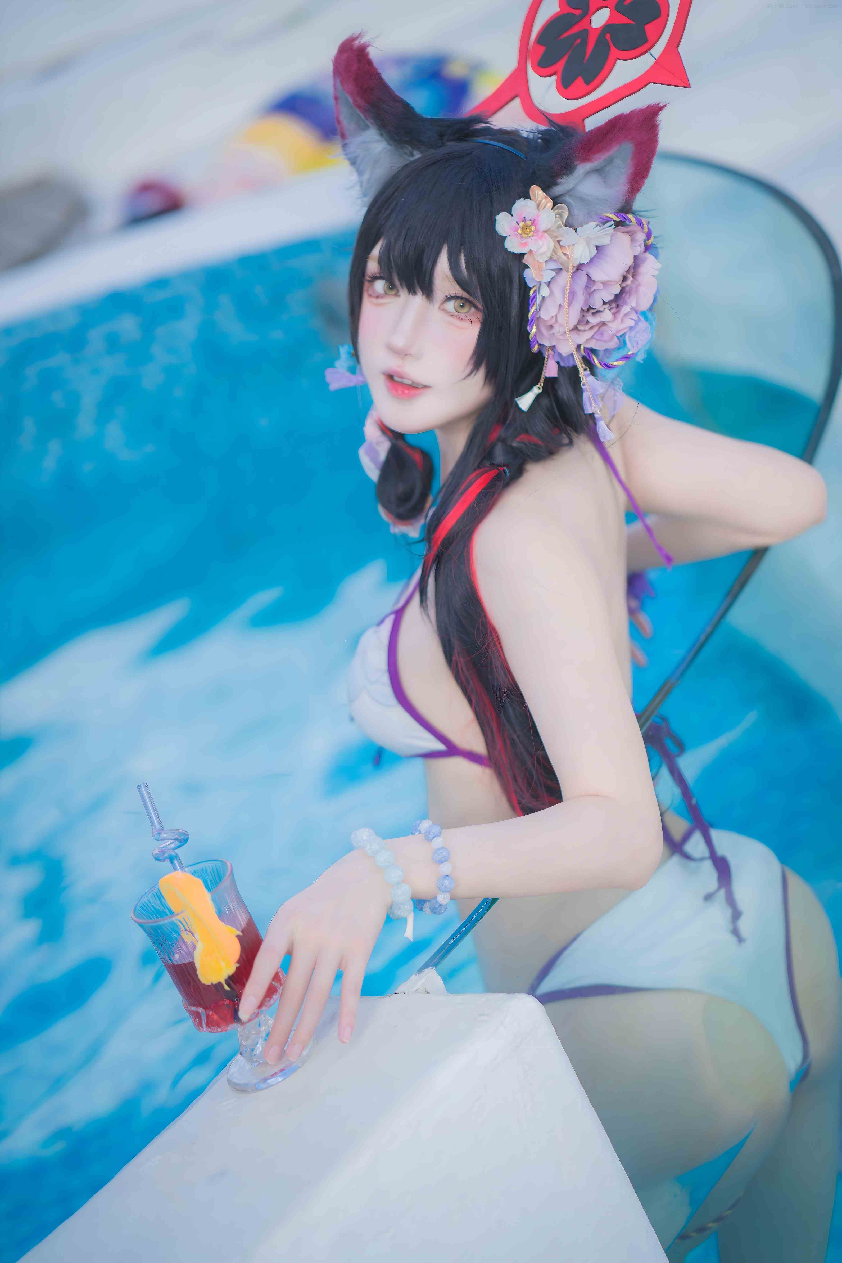 Abaoyeshitunia1--cosplay-Kosaka-Wakamo-Swimsuit---Blue-Archive-26jpg.jpg